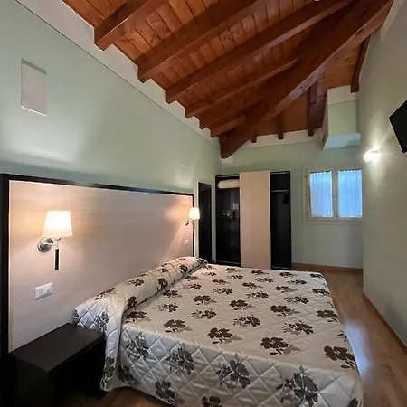 Hotel Clore & 3*