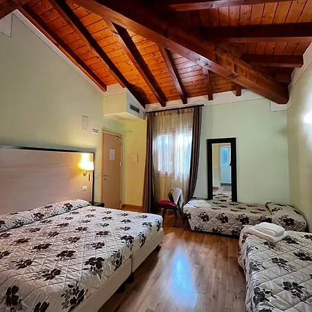 Hotel Clore & 3*